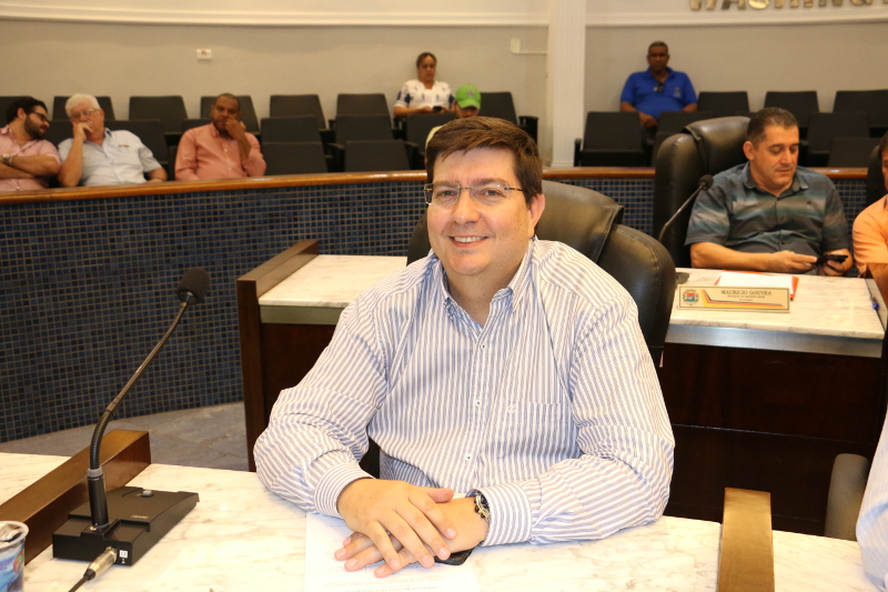 Lei de André Beck para professores se alimentarem da merenda com seus alunos, teve ação ajuizada por Macchione