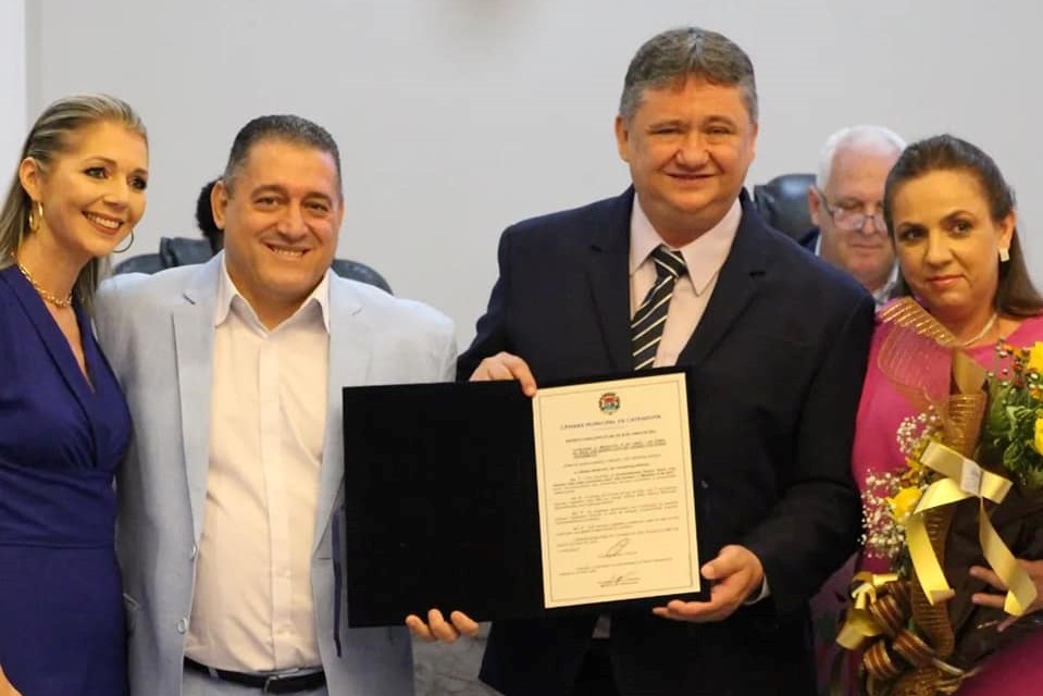 Sessão Solene  para entrega da Medalha 14 de Abril a Gê Lanches foi realizada na última quarta-feira (12)