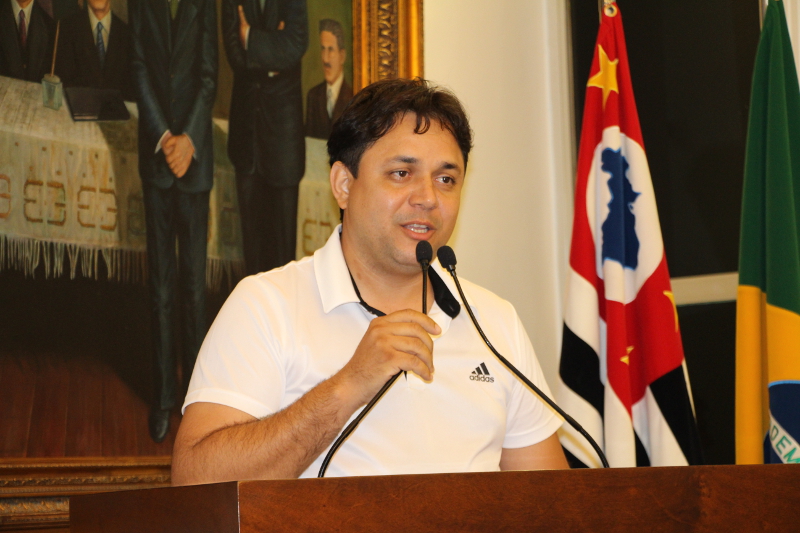  Por iniciativa de Enfermeiro Ari, Unidades de Saúde ganham farmacêuticos  