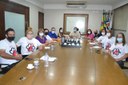 PREFEITO PADRE OSVALDO E VEREADORA IVÂNIA FAZEM REUNIÃO COM PROTETORES DE ANIMAIS