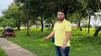 Prefeitura atende Cesar Patrick e realiza capinação em praça do Nova Catanduva