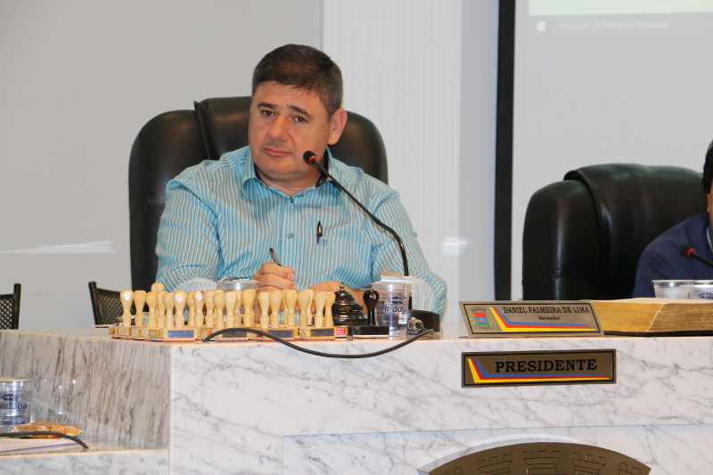 Prefeitura atende Daniel Palmeira e limpa o Córrego Fundo    
