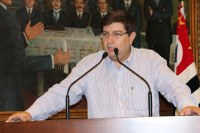 Sancionada Lei de André Beck que garante alimentação diferenciada para crianças da Rede Municipal de Ensino