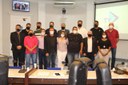 SECRETÁRIO MUNICIPAL DE ESPORTES RECEBE MOÇÃO DA VEREADORA IVÂNIA SOLDATI