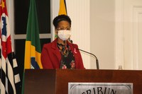 TAISE BRAZ QUESTIONA SOBRE OS REPASSES DO FUNDEB AOS PROFISSIONAIS DA EDUCAÇÃO