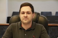 TAPA-BURACOS EM RUA DO GLÓRIA II É EXECUTADO APÓS SOLICITAÇÃO DO VEREADOR MAURÍCIO FERREIRA