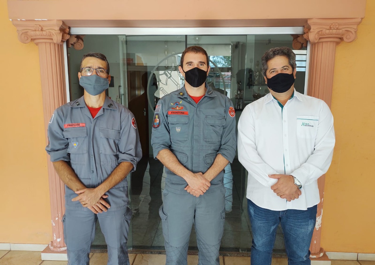 Vereador Alan Automóveis dialoga com Corpo de Bombeiros sobre demandas da cidade