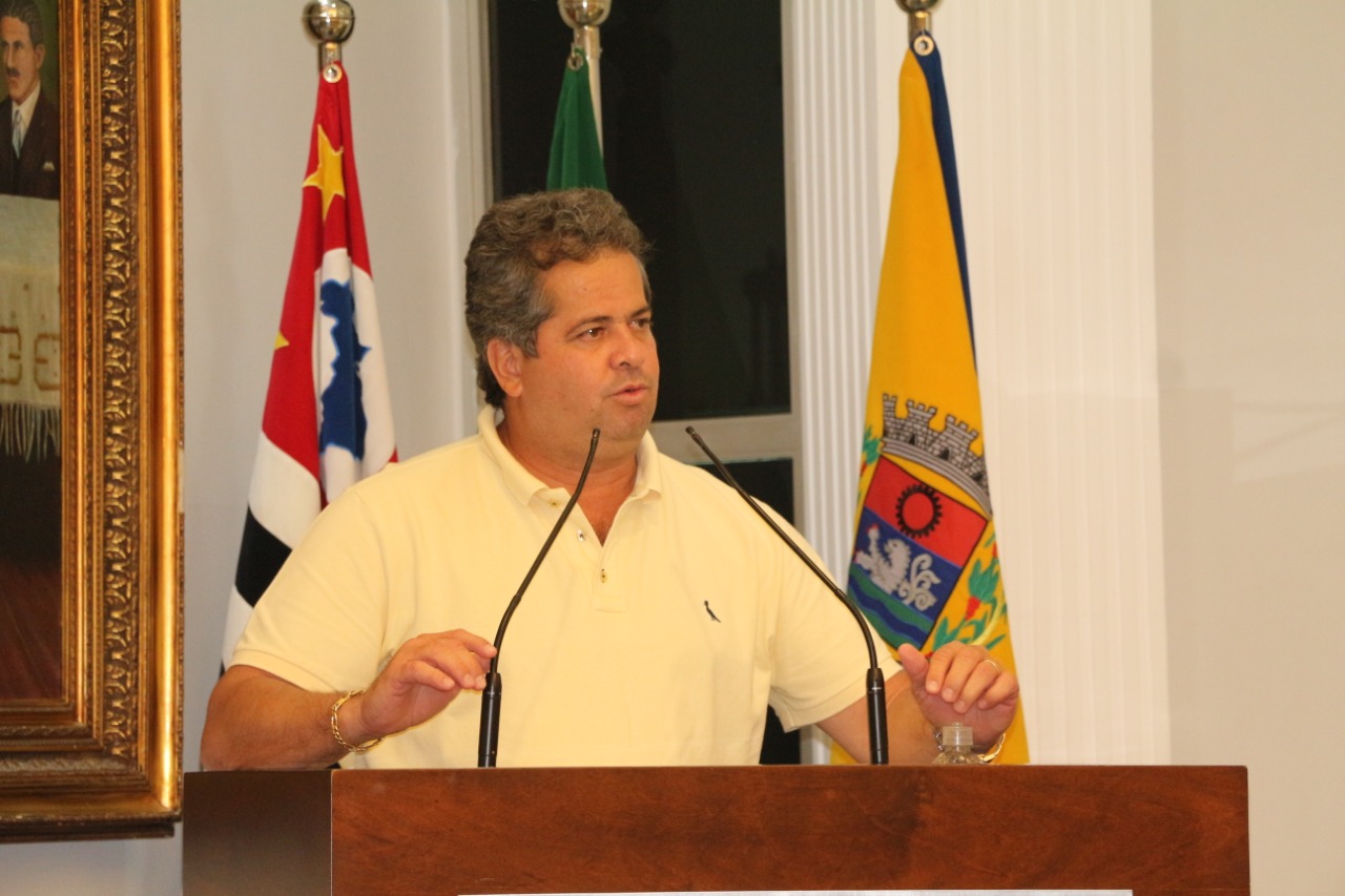 VEREADOR ALAN AUTOMÓVEIS REQUER DOCUMENTOS DE EMPRESA DE MEDICINA DO TRABALHO