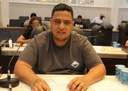 VEREADOR GORDO DO RESTAURANTE PEDE POR INSTALAÇÃO DE BANCOS EM FRENTE AO AME