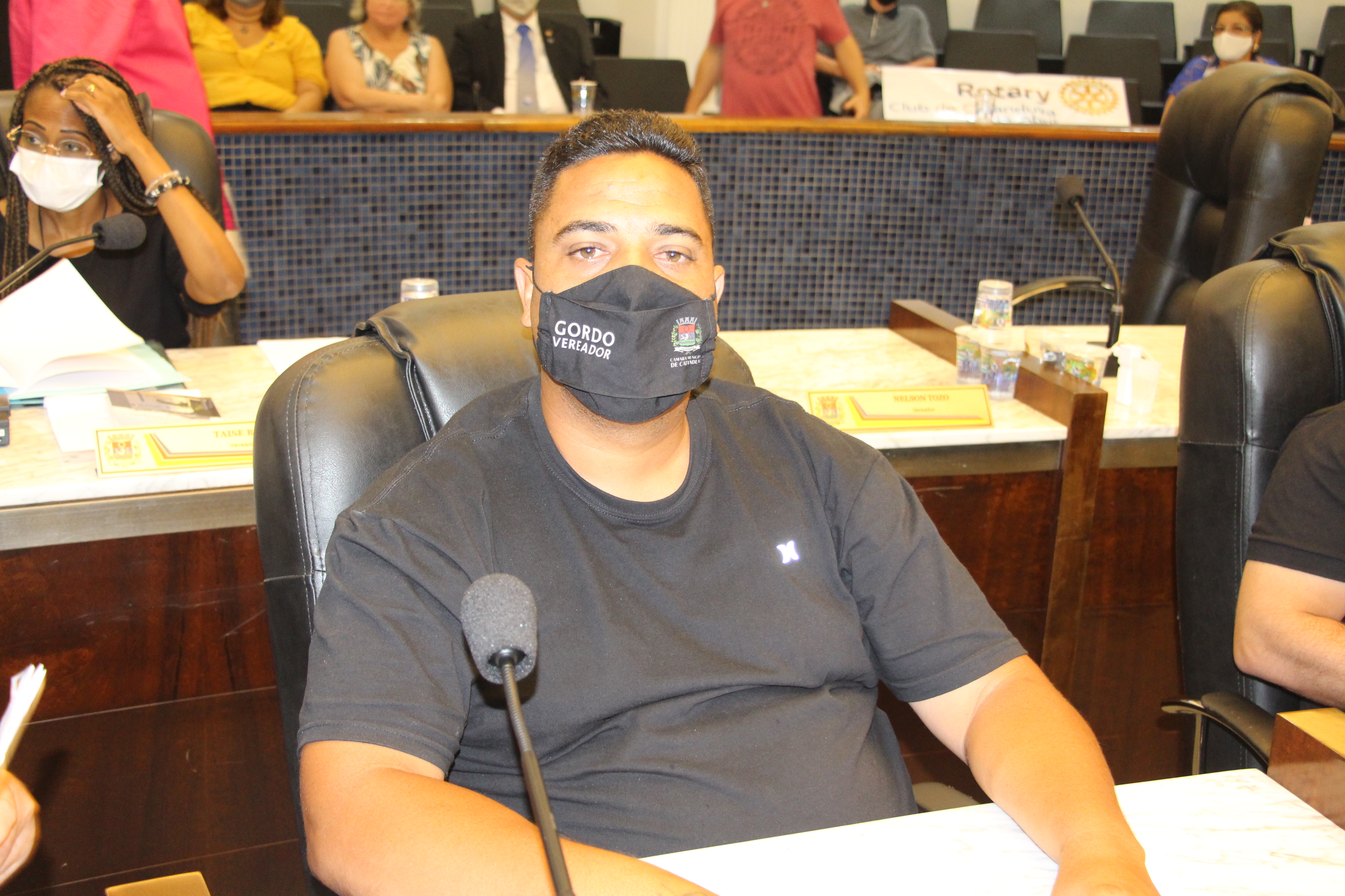 VEREADOR GORDO DO RESTAURANTE REQUER PONTO DE ÔNIBUS NO JARDIM SOTO