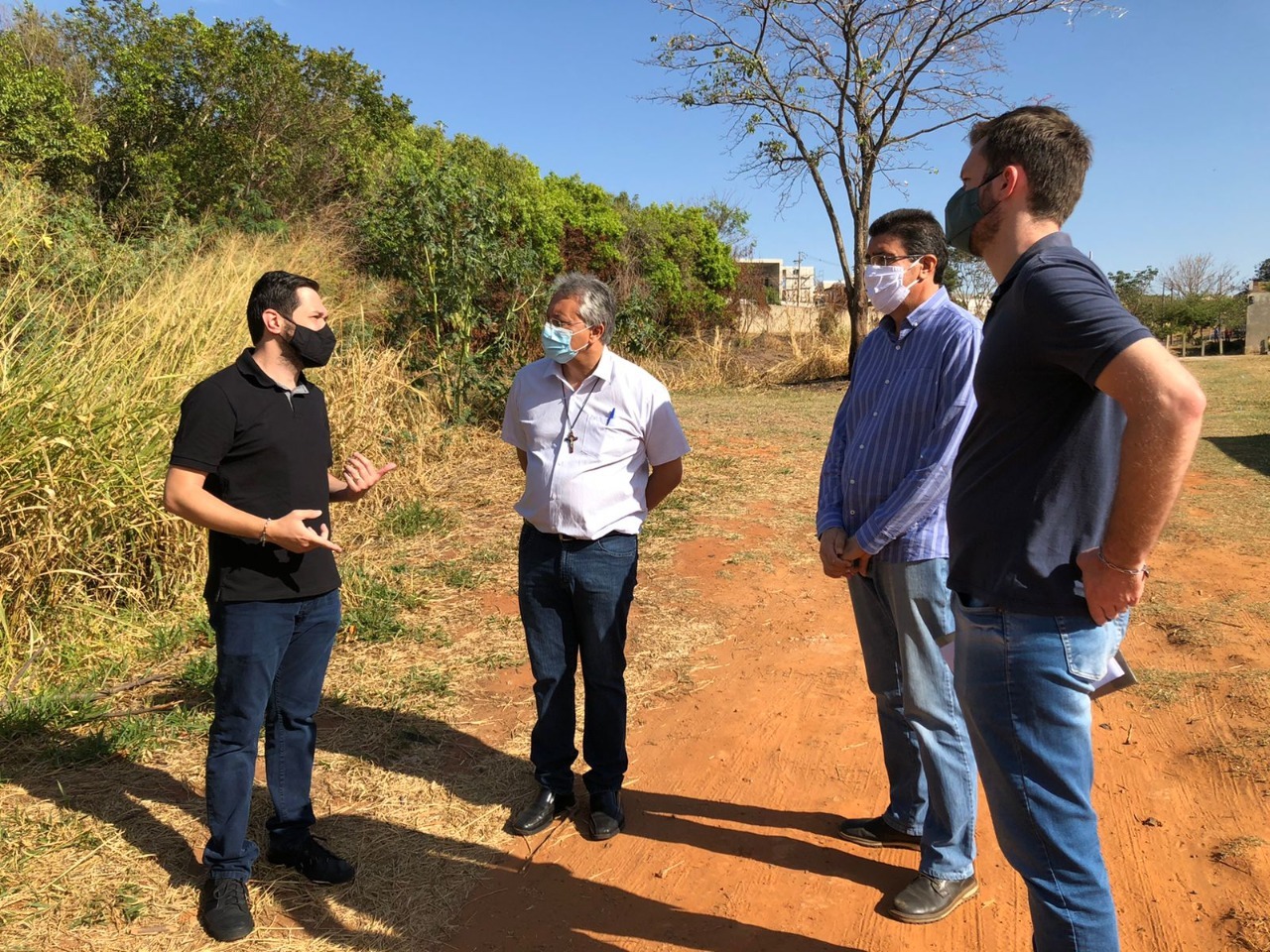 Vereador Maurício Ferreira apresenta demandas da Praça da Catedral e Bairro Pedro Monteleone ao prefeito Padre Osvaldo 