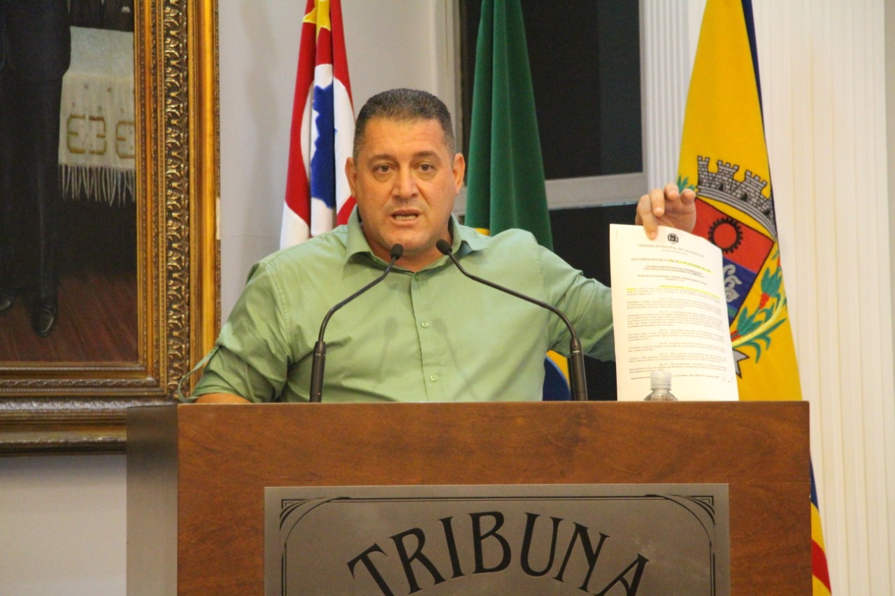 VEREADOR MAURICIO GOUVEA REQUER CÓPIAS DE LICITAÇÕES DE EMPRESAS
