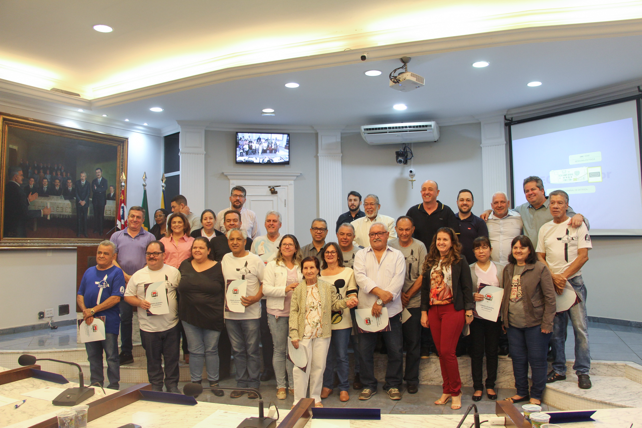 VEREADOR NELSON TOZO FAZ MOÇÃO DE APLAUSOS AOS PARTICIPANTES DO TERÇO DOS HOMENS E DAS MULHERES DA PARÓQUIA SÃO JOSÉ