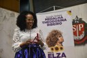 Vereadora Taise Braz recebe a medalha Theodosina Ribeiro na ALESP 