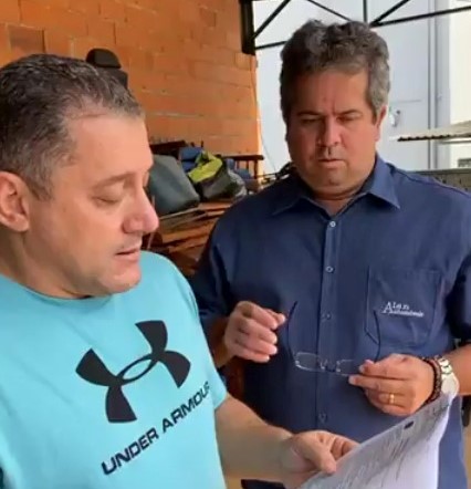 VEREADORES ALAN AUTOMÓVEIS E MAURICIO GOUVEA FISCALIZAM LICITAÇÃO DE ZELADORIA 