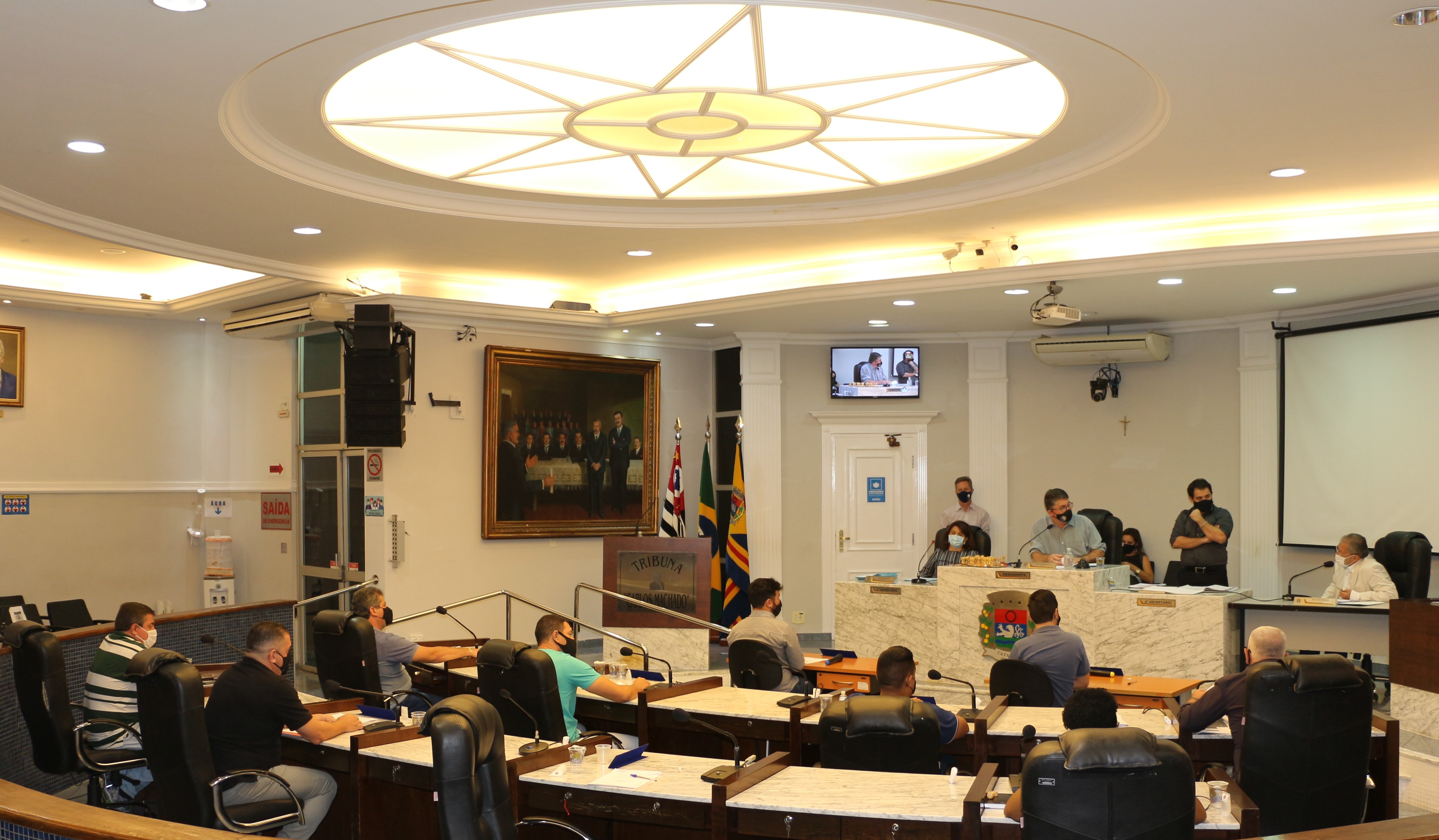 Vereadores analisam 16 projetos e quatro vetos na sessão de terça-feira (20/04)