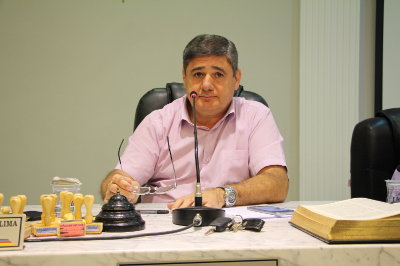 Vereadores apreciam oito matérias nesta terça-feira 