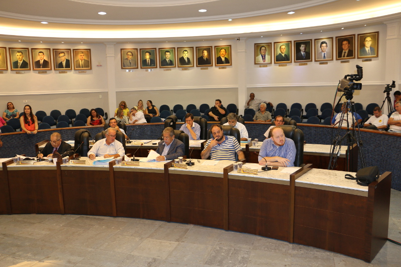 Vereadores apreciam projeto que determina receita e despesa de Catanduva em 2017