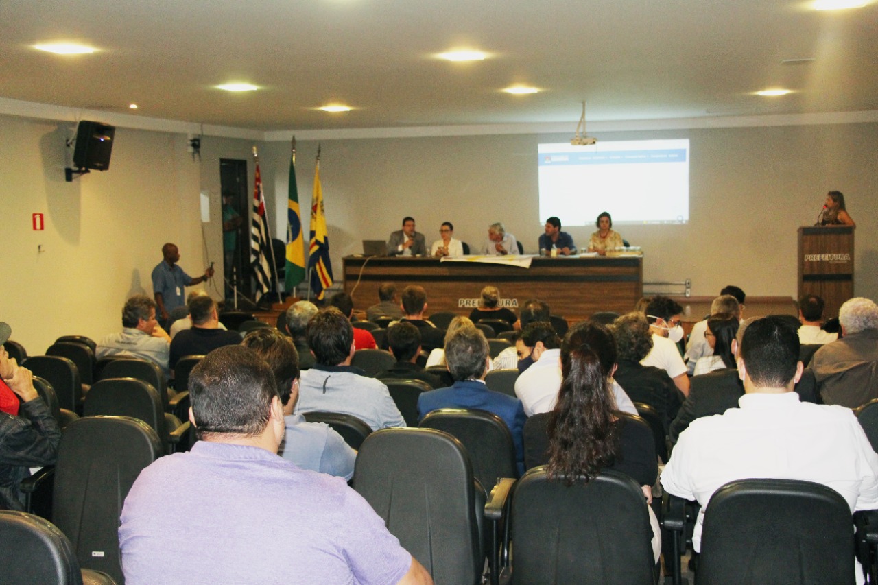 VEREADORES PARTICIPAM DE AUDIÊNCIA PÚBLICA NA PREFEITURA