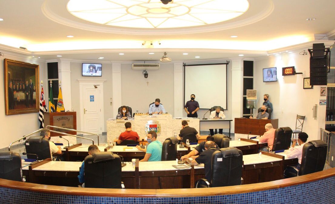 Vereadores realizam sessão ordinária e extraordinária e aprovam projetos em urgência
